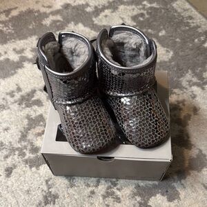 UGG Jessie Bow ll Boots Silver Hearts Size 4/5 (12-18M)